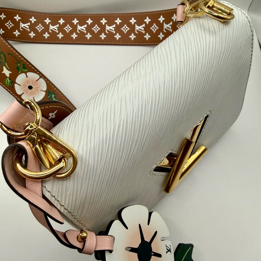 Louis Vuitton Bag - Picture 2 of 12